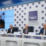 Книга экс-премьера Украины Николая Азарова «Стратегия катастрофы» (16+)