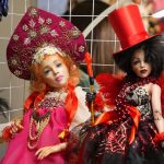 Куклы, в которые играют взрослые люди (0+)